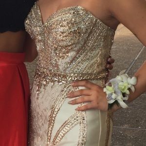 Prom/formal dress